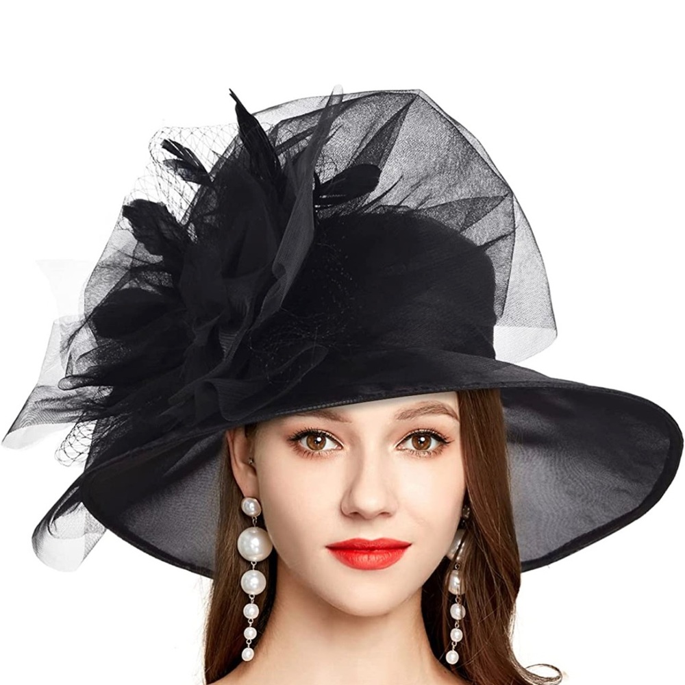 Kentucky Derby Hat. New in box and never worn.